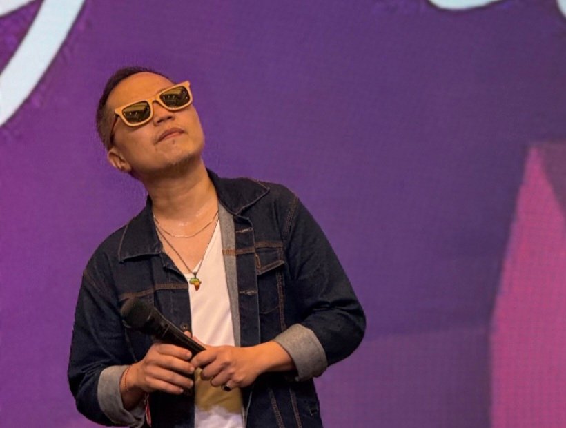 ‘Cerita Romansa’ Sandhy Sondoro, Refleksi Lembut Tentang Cinta yang Sudah Berakhir