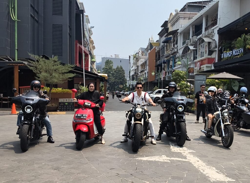 Serunya Rey Savero dan Diva Gracia Jajal City Ride Bersama Mak Vera dan Steven Kentjana Putra